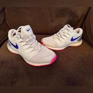 Nike Women's White and Blue Athletic Shoes